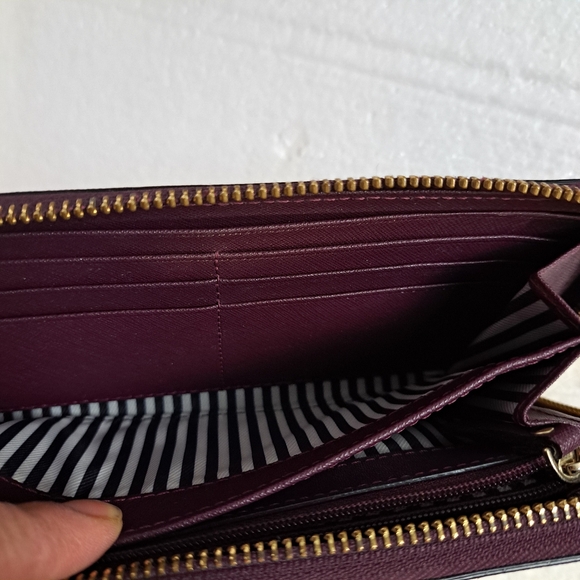 Kate Spade New York  Large Continental Zip Around Leather Wallet - Picture 8 of 13